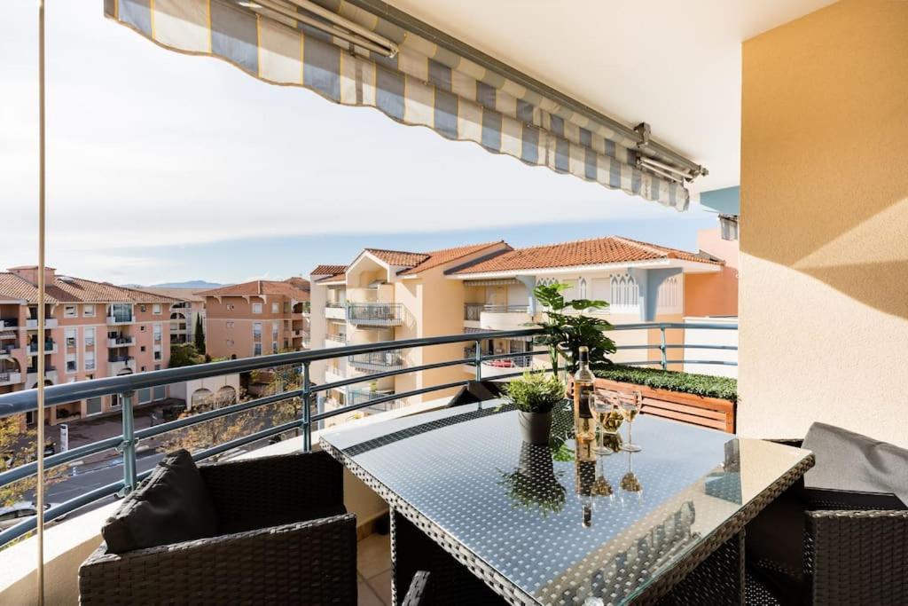 Port-Frejus, Le Paladien, Appartement 2 Pieces Climatise, Terrasse & Parking Kültér fotó