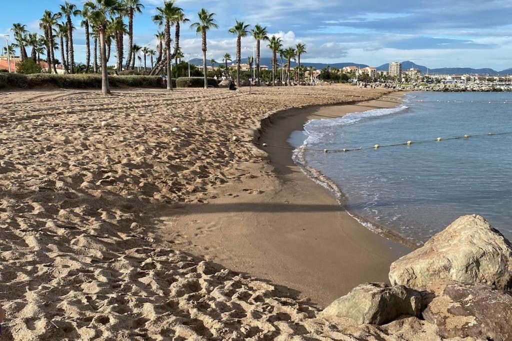 Port-Frejus, Le Paladien, Appartement 2 Pieces Climatise, Terrasse & Parking Kültér fotó